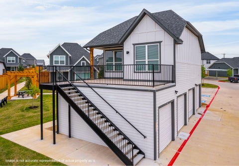 Photo of 10117 Conover Commons Circle, Fort Worth, TX 76108 (MLS # 39660728)
