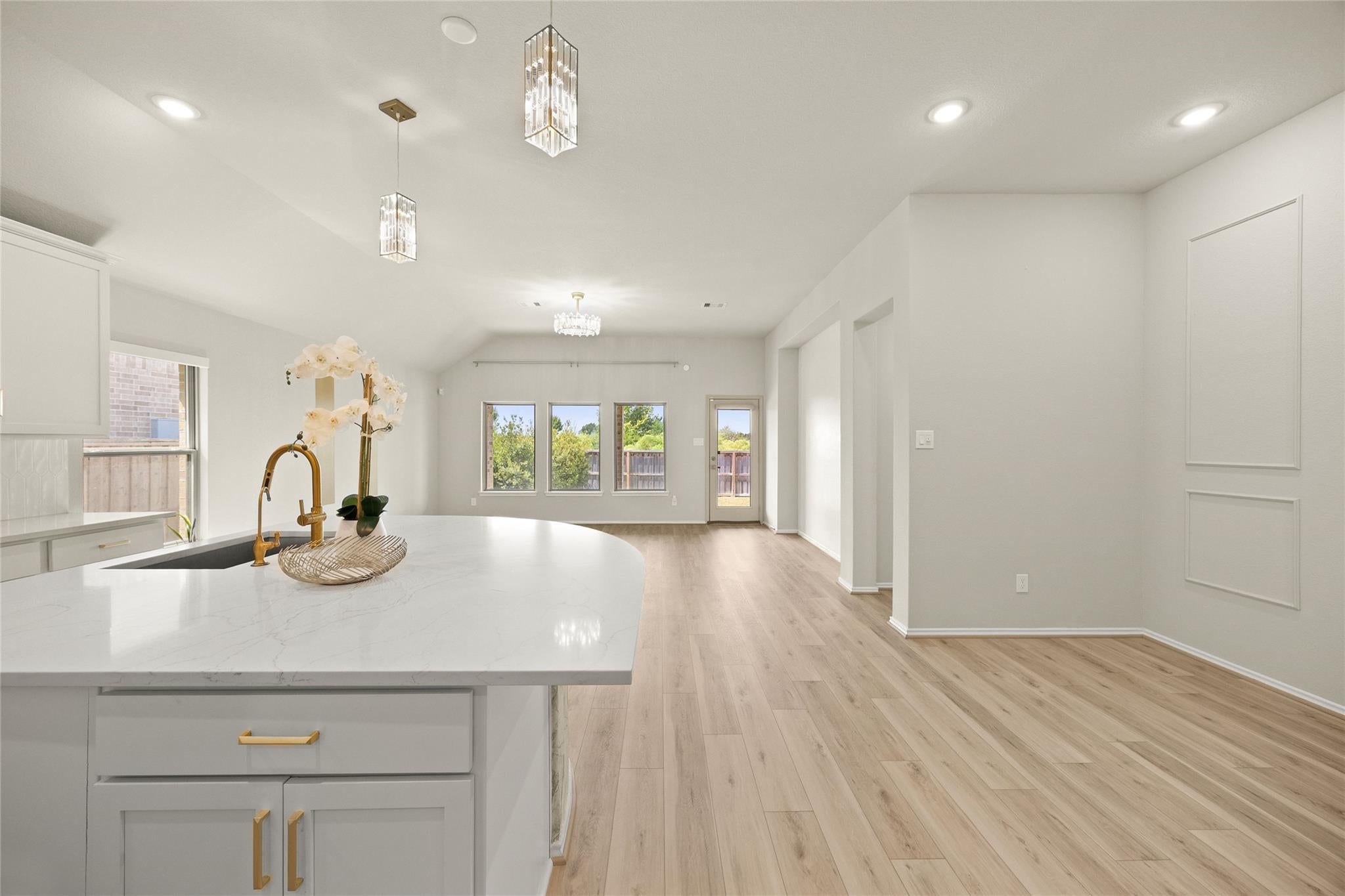 13827 Via Toluca Trail