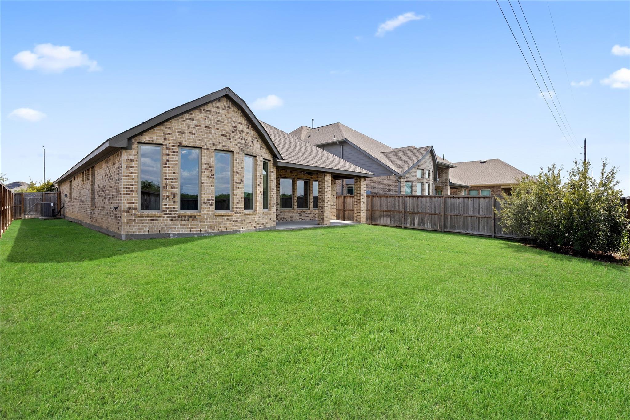 13827 Via Toluca Trail
