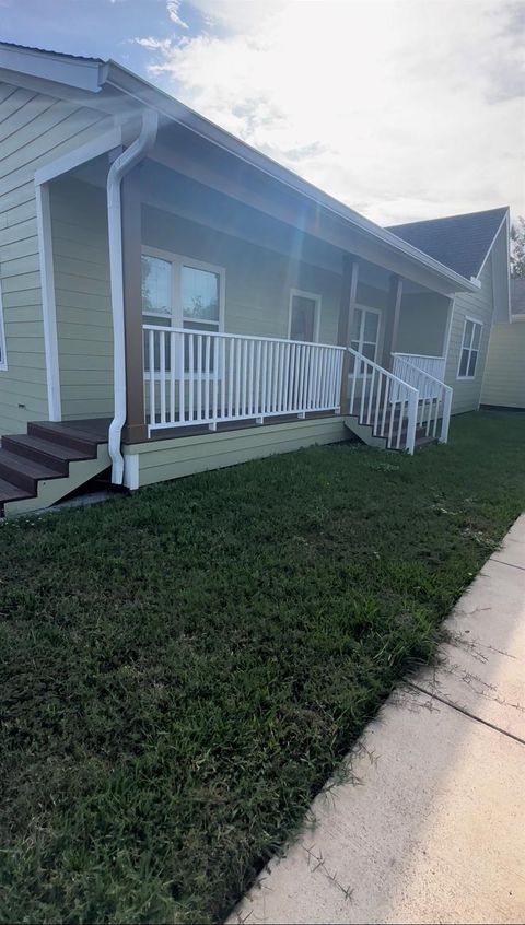 Photo of 14434 Hillsboro Street, Houston, TX 77015 (MLS # 94178623)