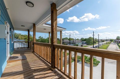 Photo of 175 W 6th Street #D, Kemah, TX 77565 (MLS # 64135087)