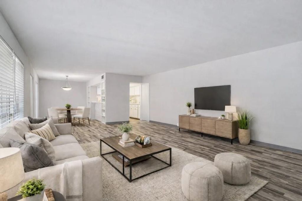 Photo of 2815 Greenridge Drive #3-003, North Houston, TX 77057 (MLS # 5640131)