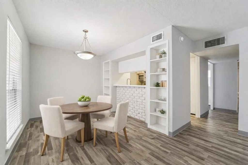 Photo of 2815 Greenridge Drive #3-003, North Houston, TX 77057 (MLS # 5640131)