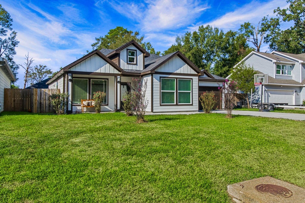 Photo of 404 Candlelight Lane, Livingston, TX 77351 (MLS # 84590908)