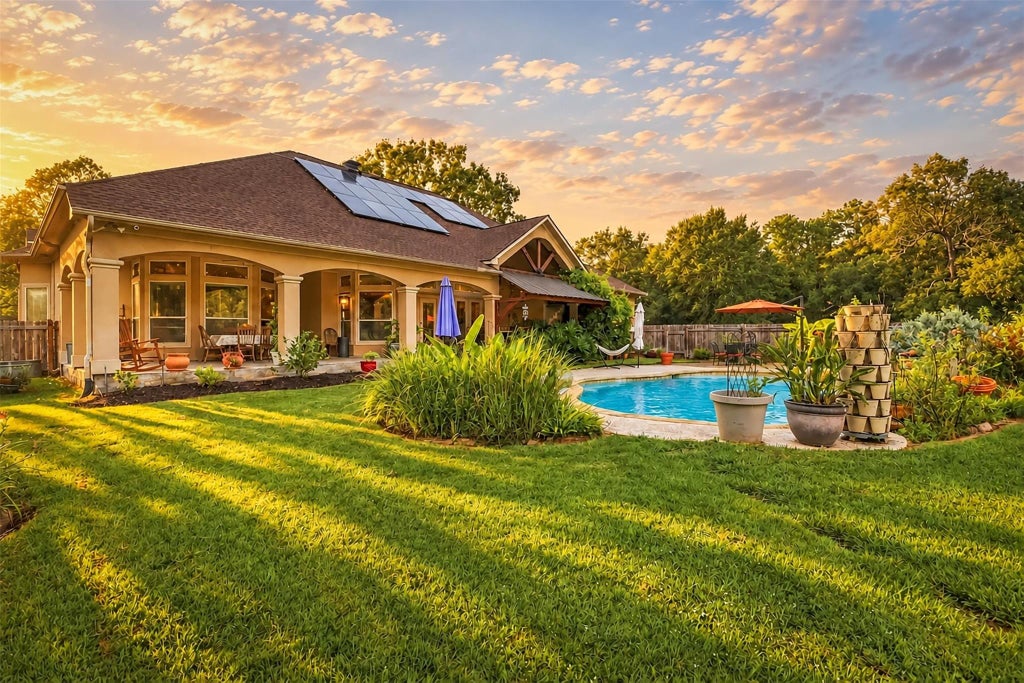 Photo of 17206 Horseshoe Way, New Caney, TX 77357 (MLS # 73950049)