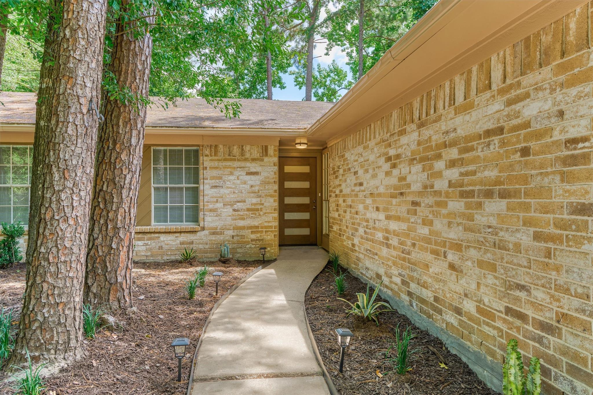 26 W Broken Oak Court