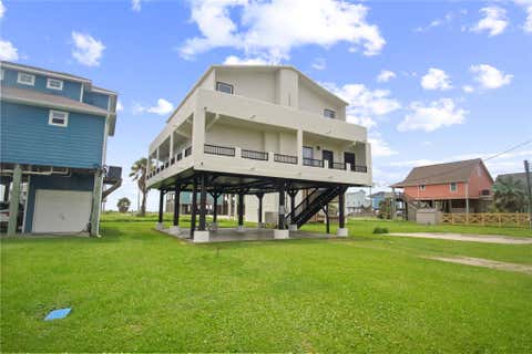 Photo of 1962 Avenue H, Crystal Beach, TX 77650 (MLS # 23409691)
