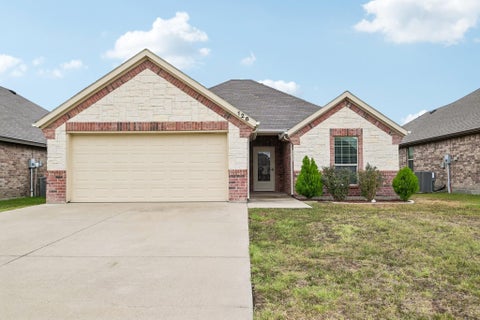 Photo of 126 Comanche Drive, Greenville, TX 75402 (MLS # 10005424)