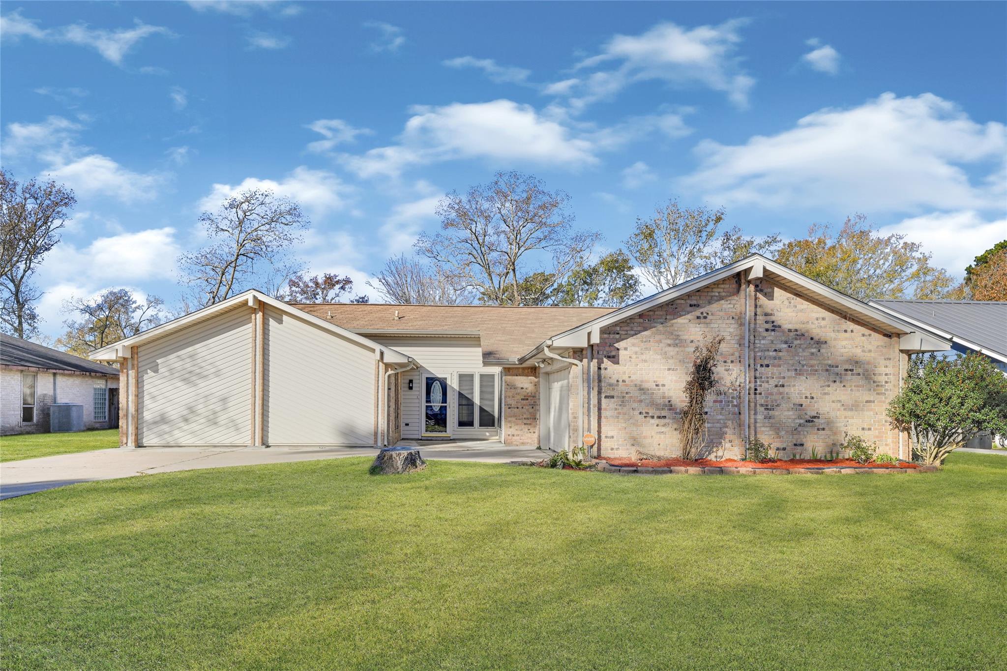 16127 Coral Bay Street