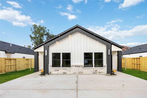 Tiny photo for 7807 Sandra Street #A/B, Houston, TX 77016 (MLS # 64118127)