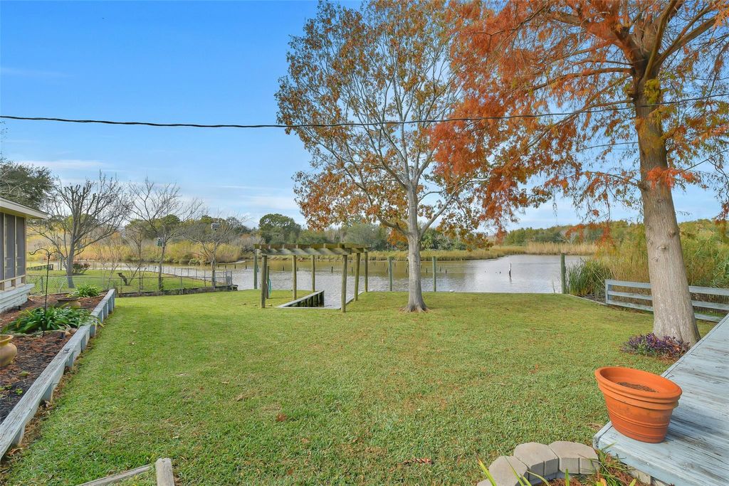 Photo of 2211 Bayou Drive, League City, TX 77573 (MLS # 17154386)