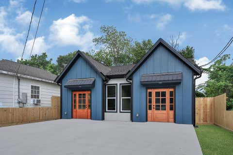 Photo of 112 S San Jacinto Street, Conroe, TX 77301 (MLS # 46724595)
