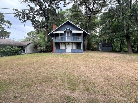 Photo of 16 Hickory Hollow, Huntsville, TX 77320 (MLS # 18071529)