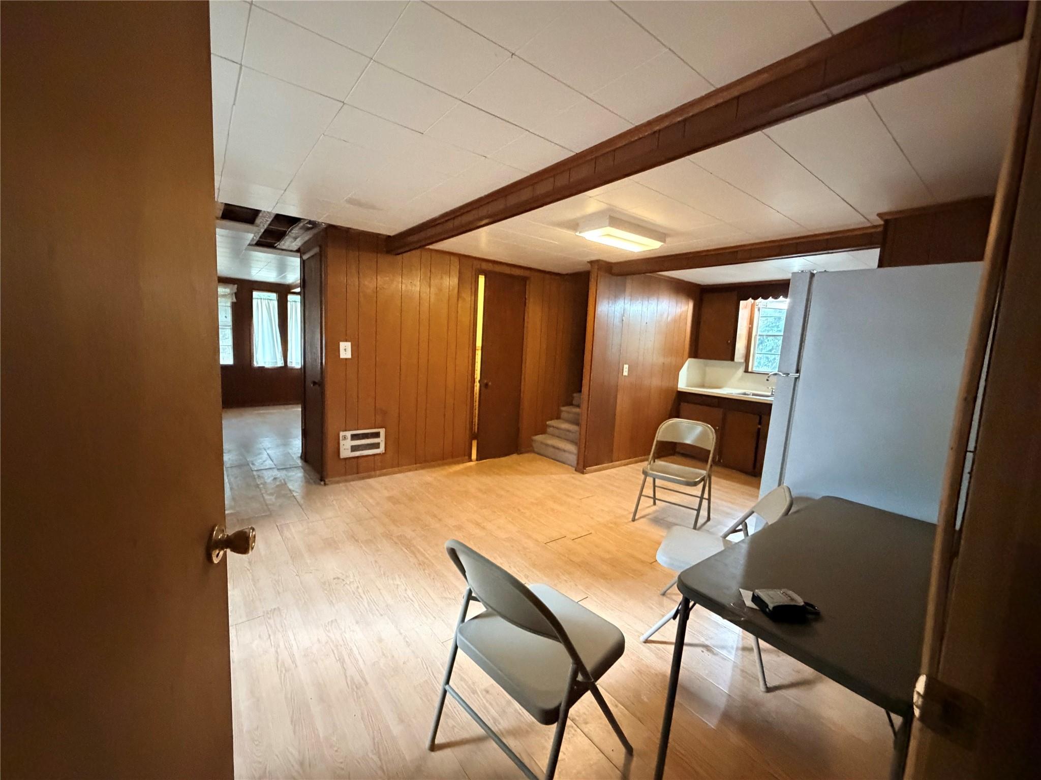 16 Hickory Hollow