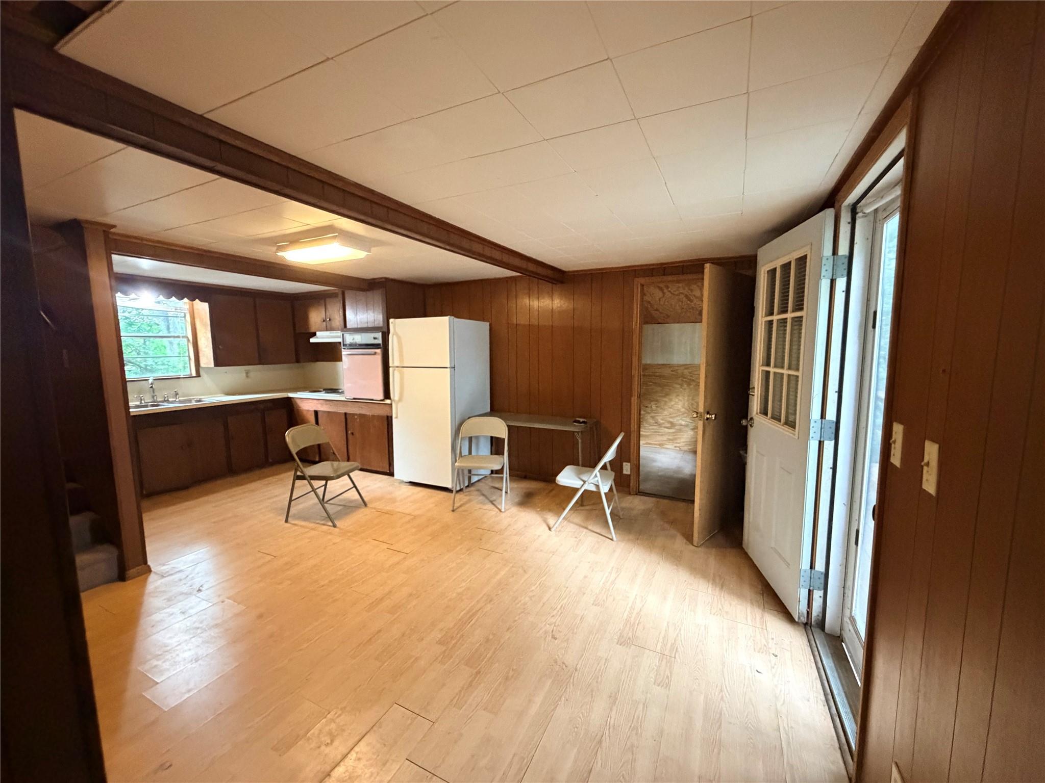 16 Hickory Hollow