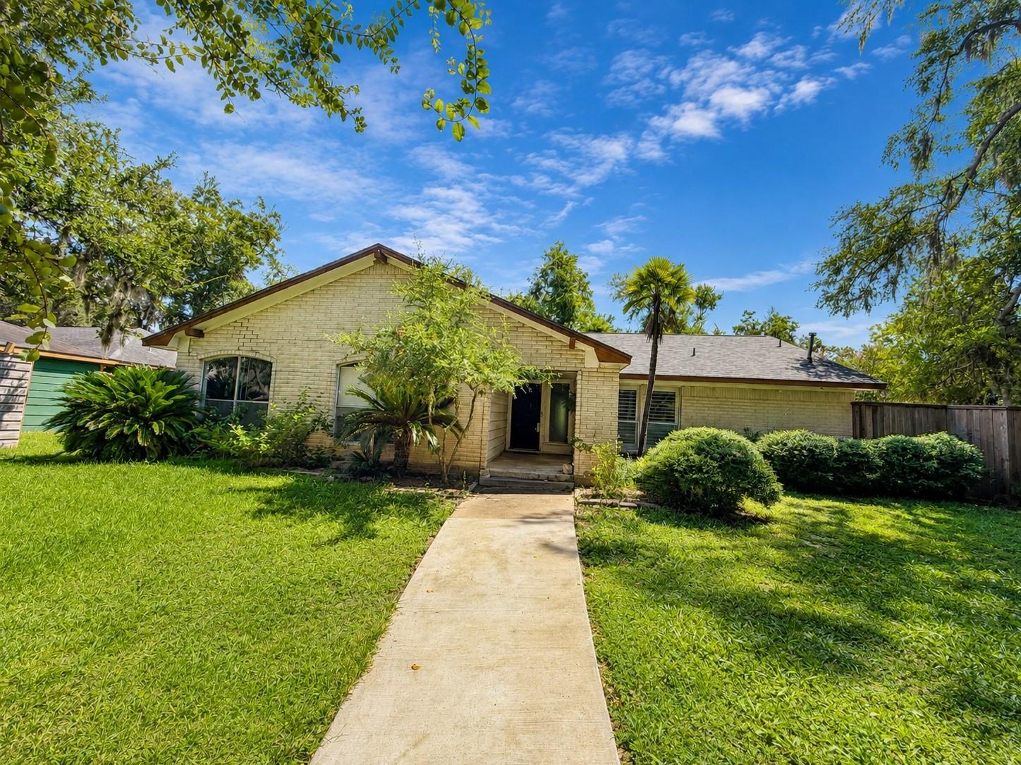 2219 S Belmont Drive