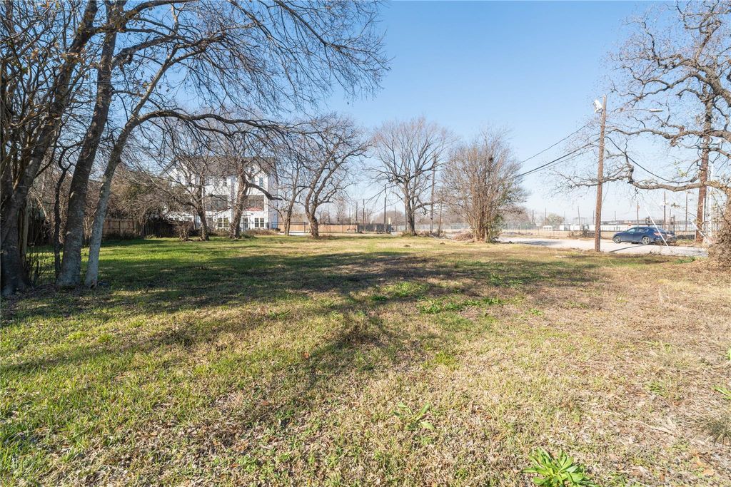 Photo of 2812 Conti Street, Houston, TX 77020 (MLS # 19377831)