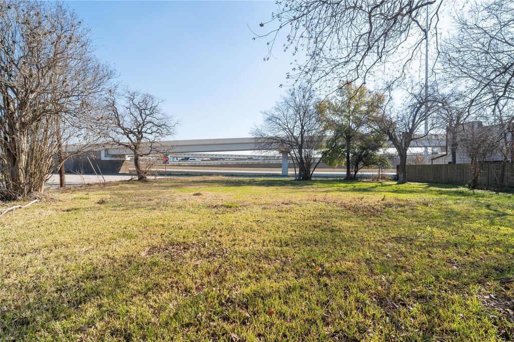 Photo of 2812 Conti Street, Houston, TX 77020 (MLS # 19377831)