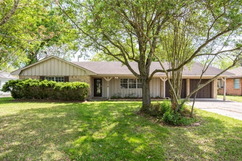 Photo of 5319 Willowbend Boulevard, Houston, TX 77096 (MLS # 59219006)