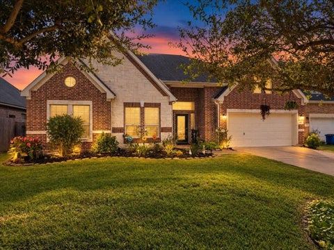Homes For Sale - 4329 S Meridian Greens Drive<br/> Dickinson, TX 77539