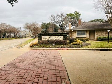 Photo of 2711 Grants Lake Boulevard #152, Sugar Land, TX 77479 (MLS # 30557555)