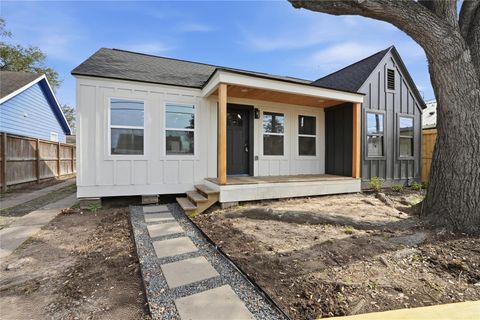 Photo of 532 N Super Street, Houston, TX 77011 (MLS # 53029014)