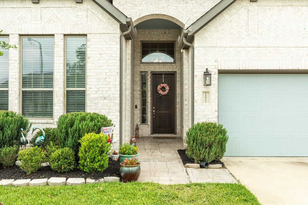 Photo of 12917 Ocean Breeze Lane, La Marque, TX 77568 (MLS # 30525622)