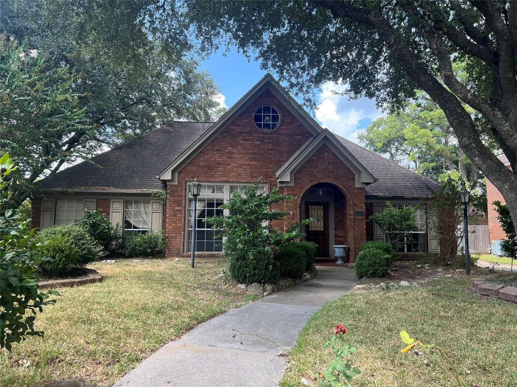 Photo of 3203 Woodland View Drive, Houston, TX 77345 (MLS # 96033163)