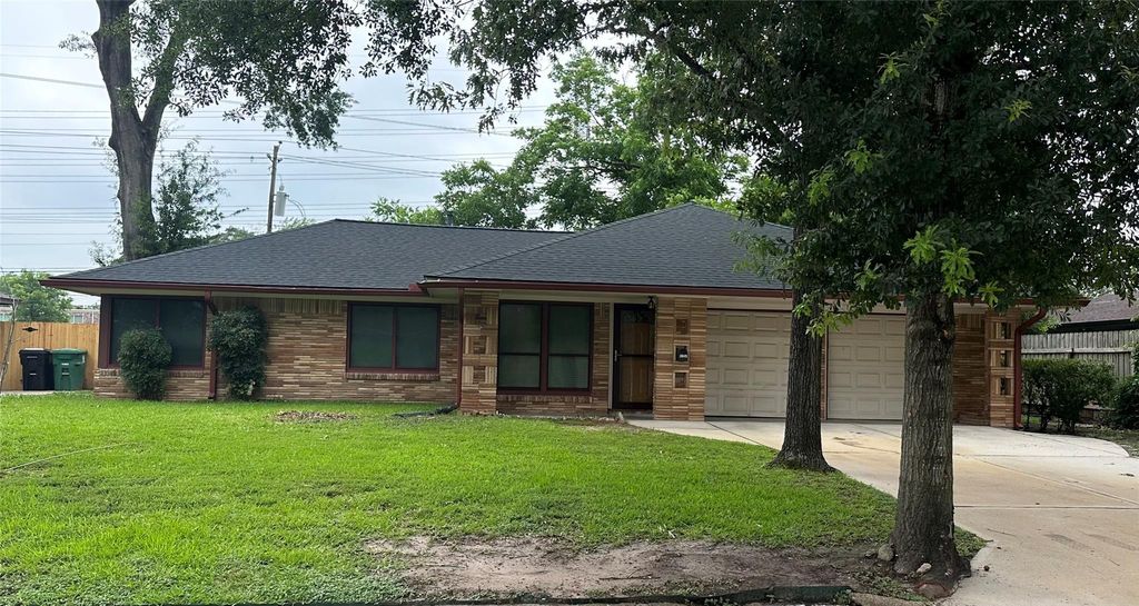 Photo of 3815 Gardendale Drive, Houston, TX 77092 (MLS # 88019244)