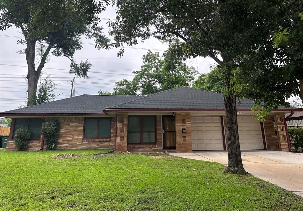 Photo of 3815 Gardendale Drive, Houston, TX 77092 (MLS # 88019244)