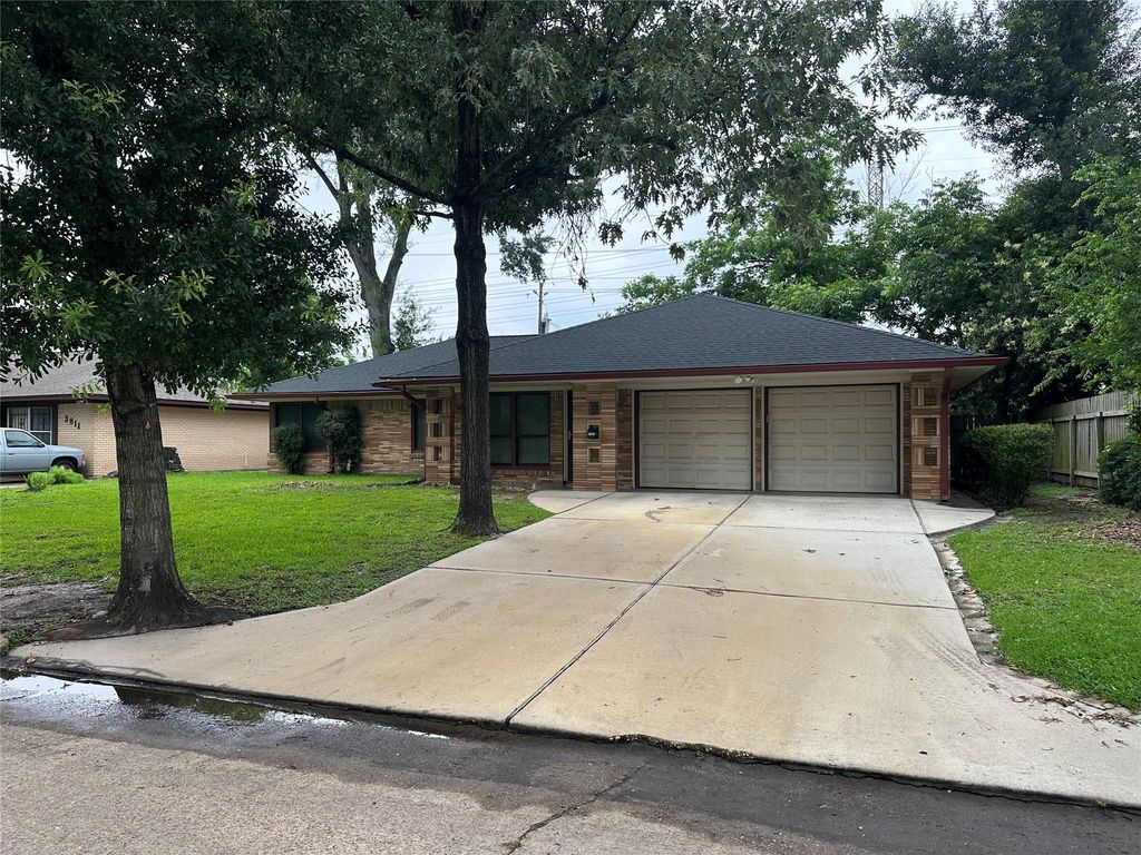 Photo of 3815 Gardendale Drive, Houston, TX 77092 (MLS # 88019244)