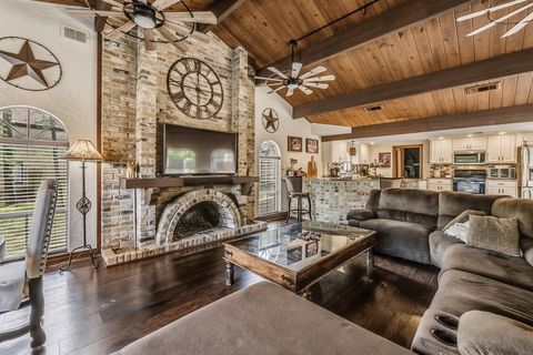 Photo of 602 Rolling Hills Road, Huntsville, TX 77340 (MLS # 21143876)