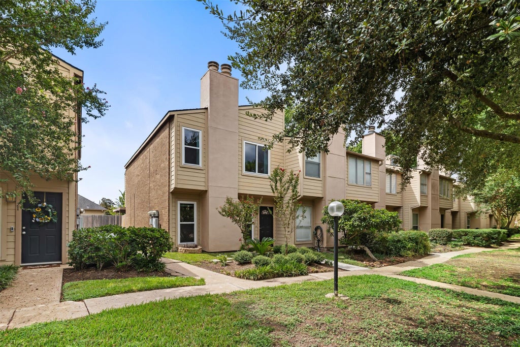 Photo of 1500 Sandy Springs Road #22, Houston, TX 77042 (MLS # 10602554)