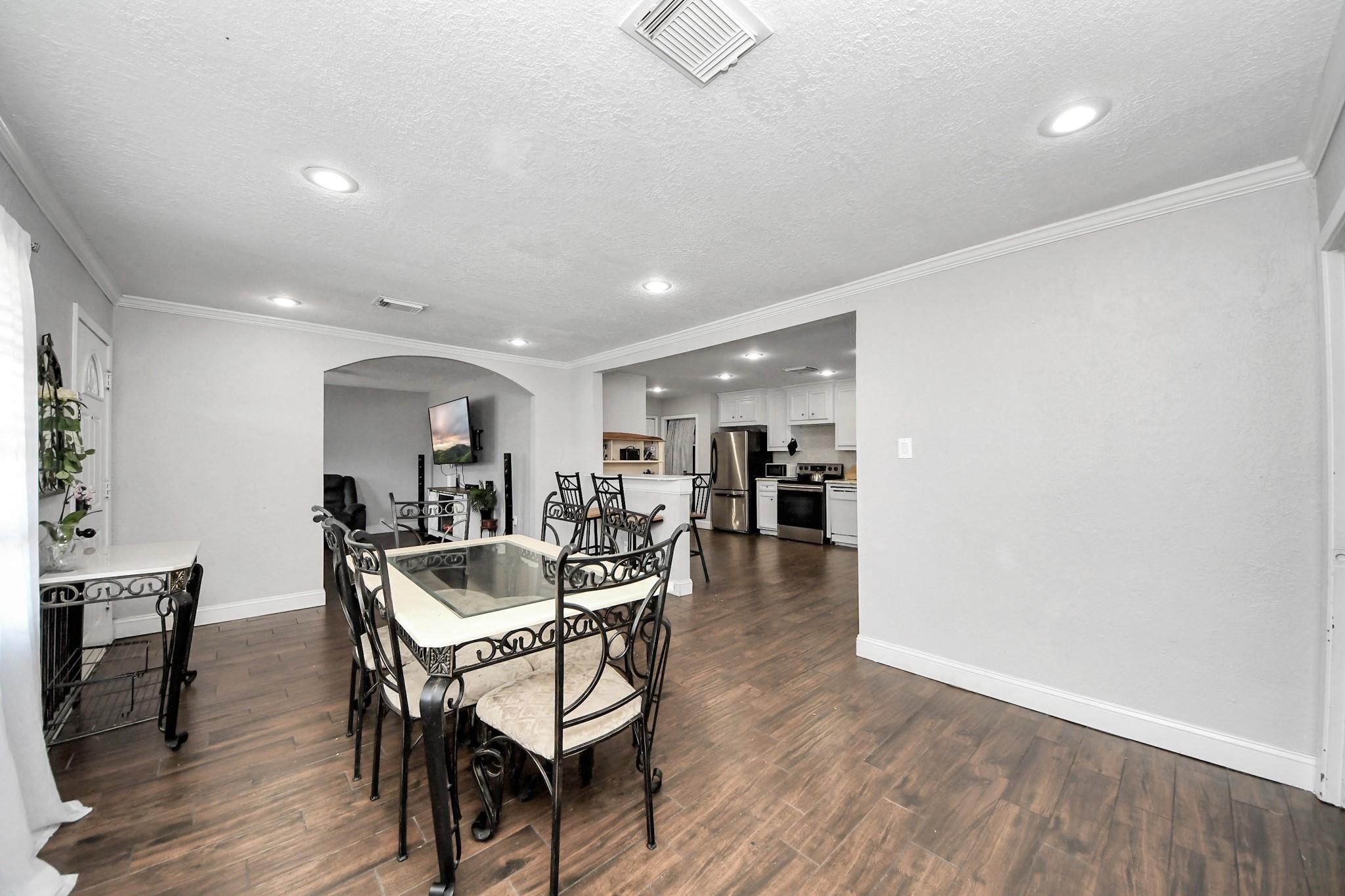805 Armor Avenue