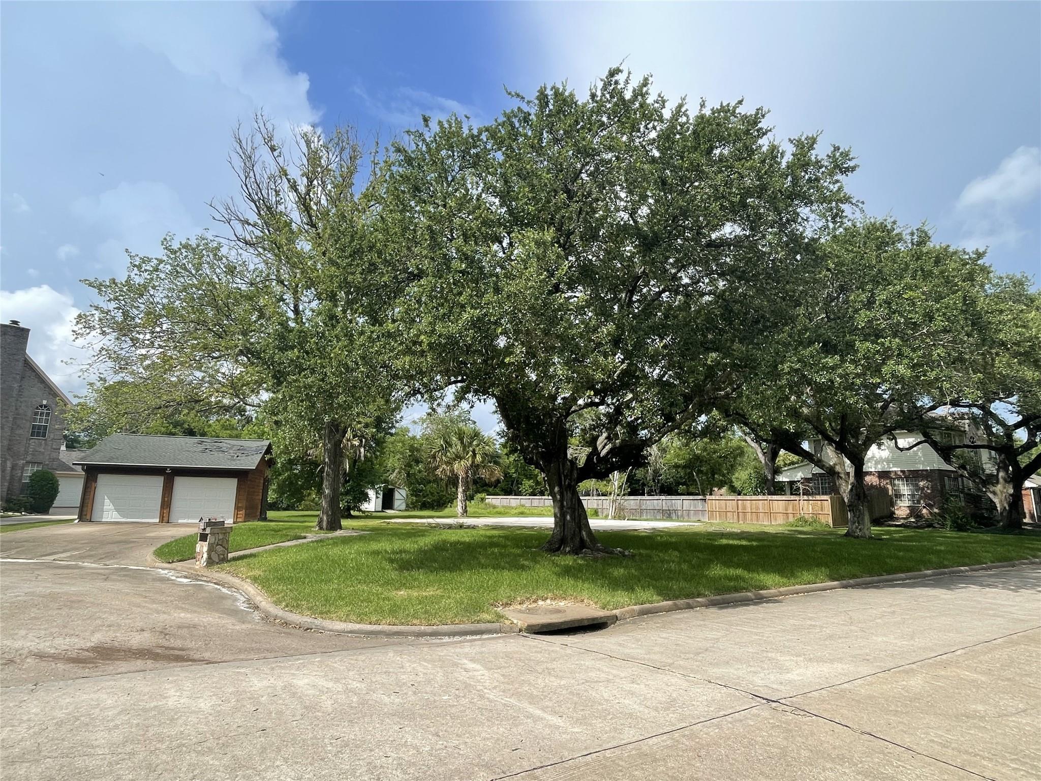 Nearly half acre lot on cul-de-sac lot in Seabrook.