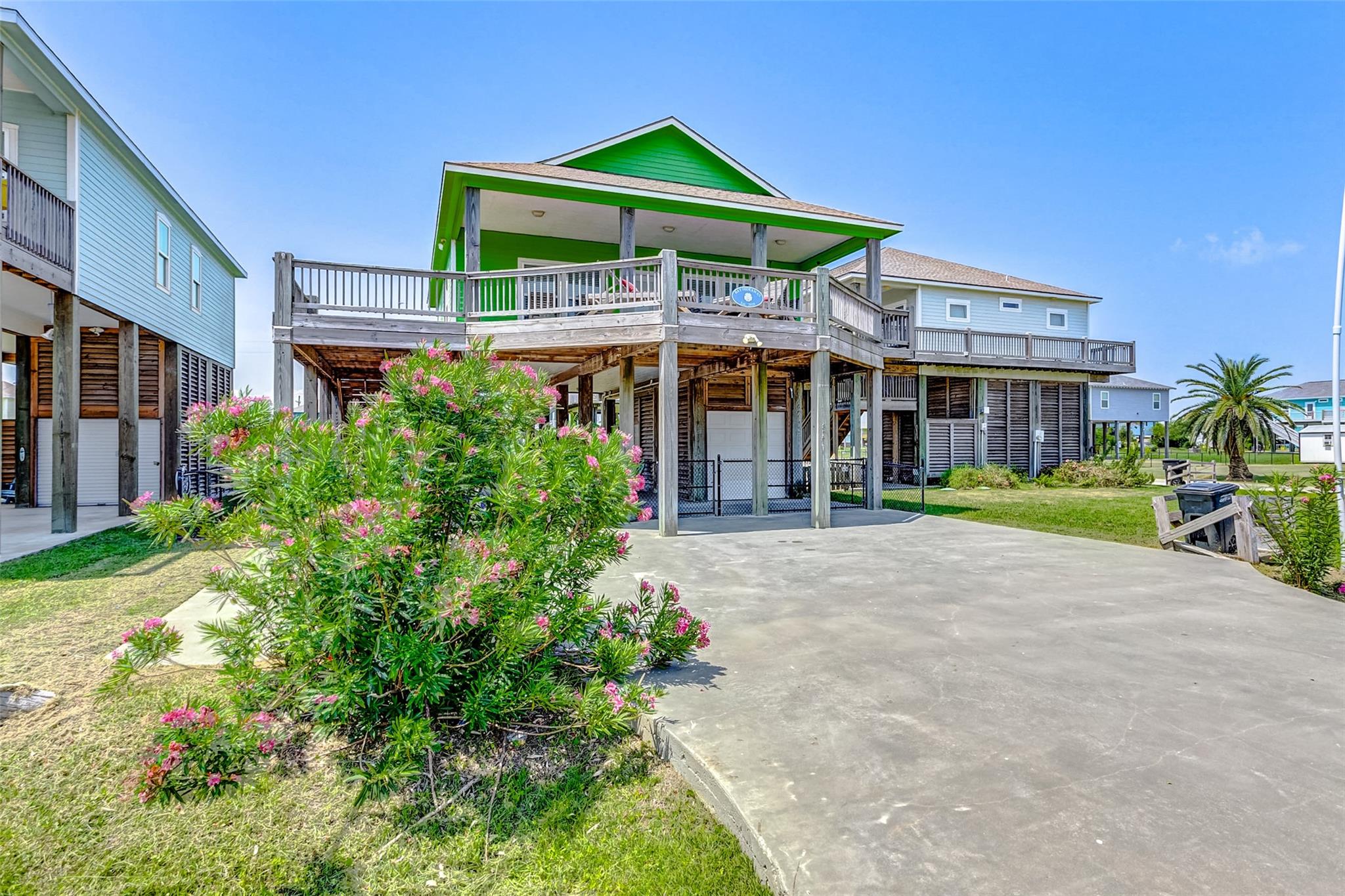 877 Palmetto Drive