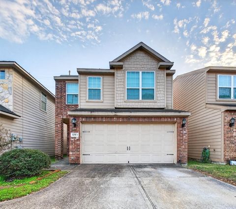 Photo of 10913 Panther Court, Houston, TX 77099 (MLS # 27954960)