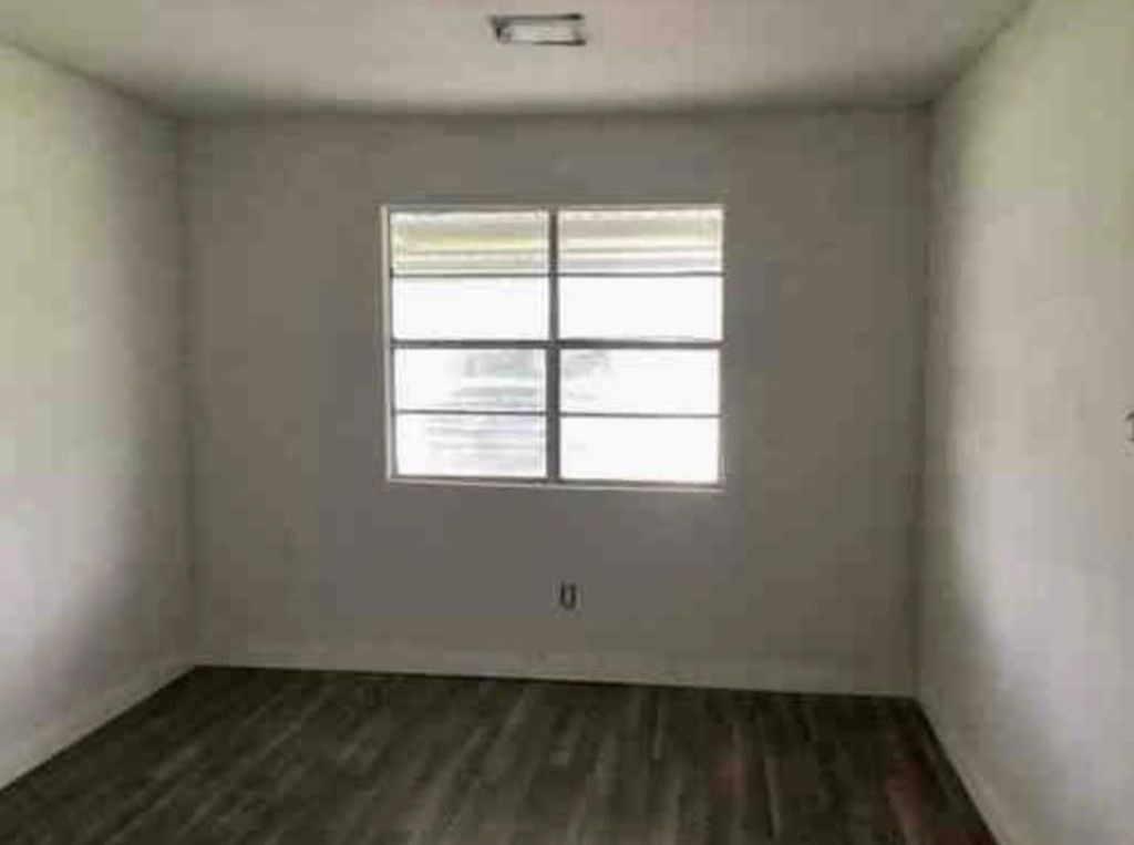 Photo of 4721 Paradise Lane, Houston, TX 77048 (MLS # 45050169)