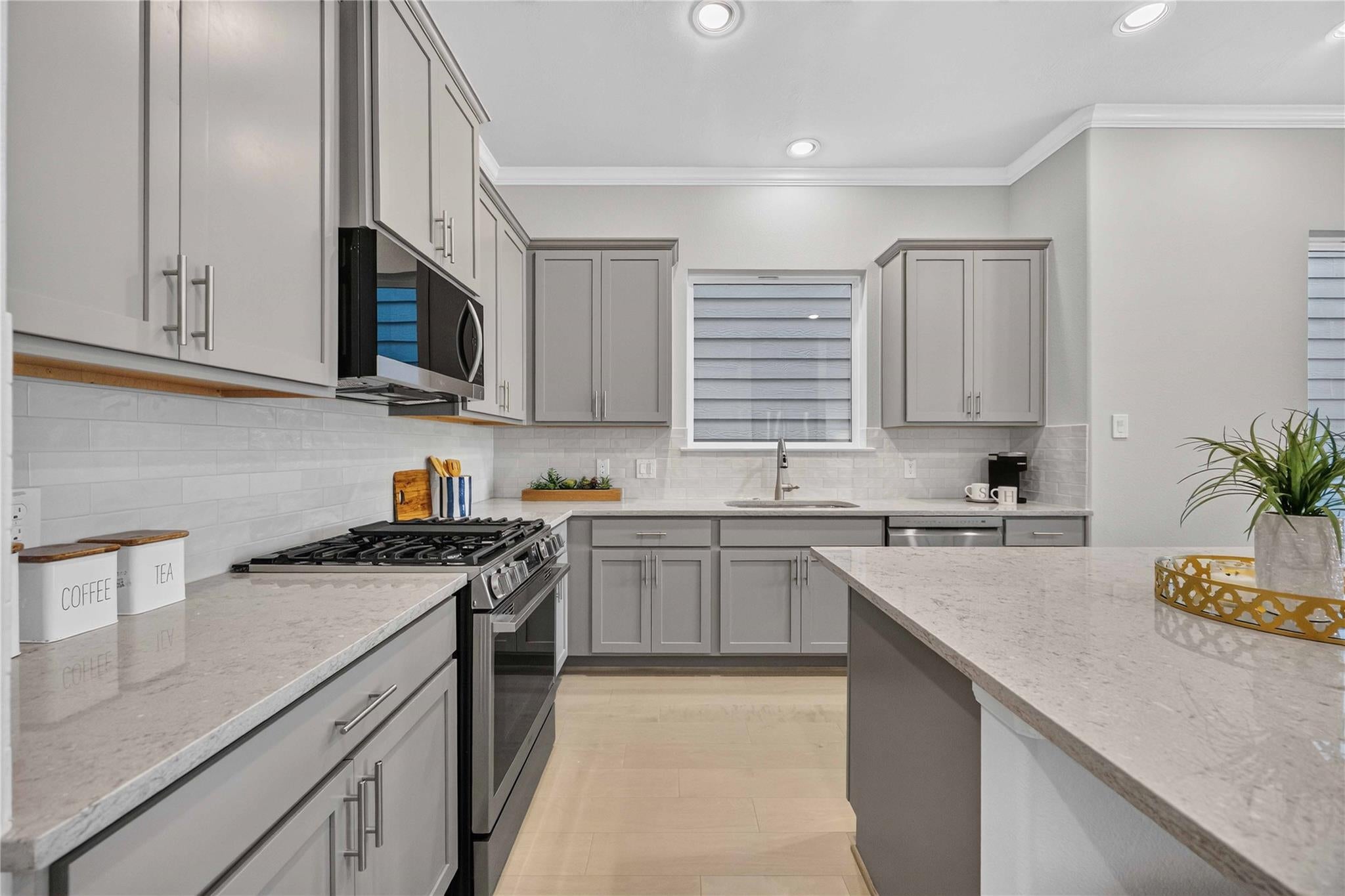 5525 Katy Freeway