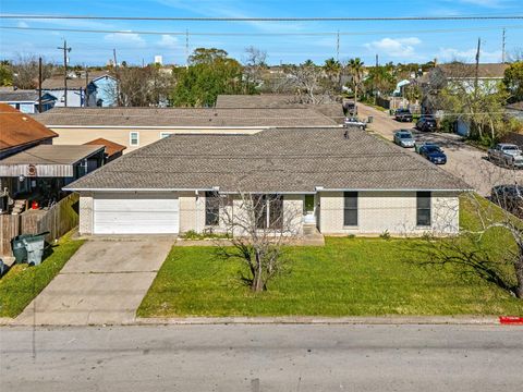 Photo of 1318 55th Street, Galveston, TX 77551 (MLS # 29862536)