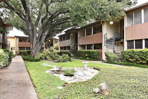 Photo of 7714 Renwick Dr DR #H57, Houston, TX 77081 (MLS # 93976579)
