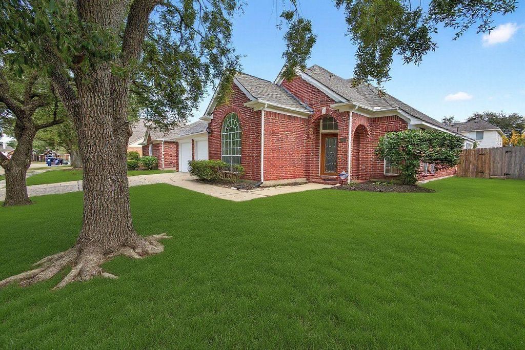 Photo of 3523 Shadymist Drive, Houston, TX 77082 (MLS # 93324756)