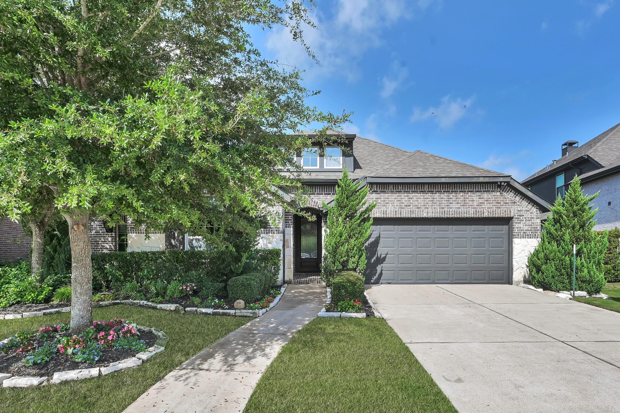 1411 Layla Sage Loop