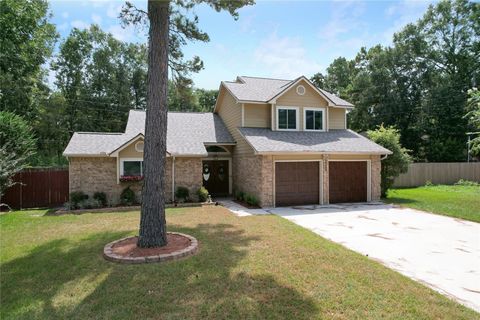 Photo of 3330 Lake Stream Drive, Houston, TX 77339 (MLS # 68067946)