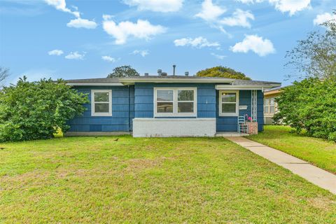 Property photo of 7 Gulf Lane, Galveston, TX 77550
