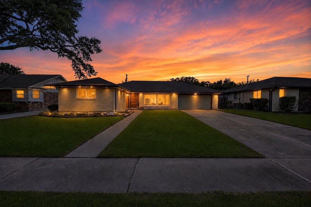 Photo of 9022 Quebec Dr, Houston, TX 77096 (MLS # 92680903)