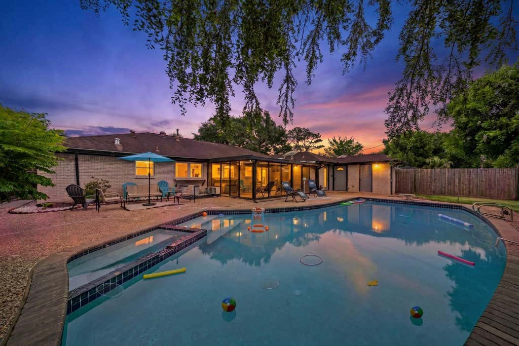 Photo of 9022 Quebec Dr, Houston, TX 77096 (MLS # 92680903)