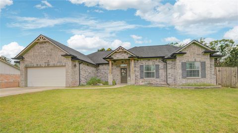 Photo of 62 Ivy Court, Jones Creek, TX 77541 (MLS # 60384894)