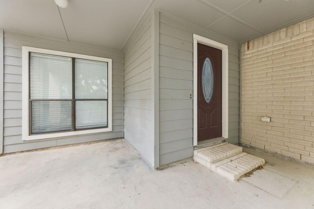 Photo of 2118 Creekshire Drive, Sugar Land, TX 77478 (MLS # 49805693)