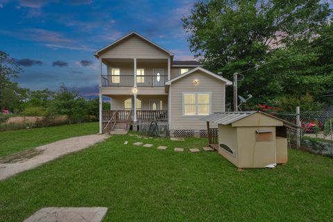 Photo of 260 County Road 3416, Cleveland, TX 77327 (MLS # 67989858)